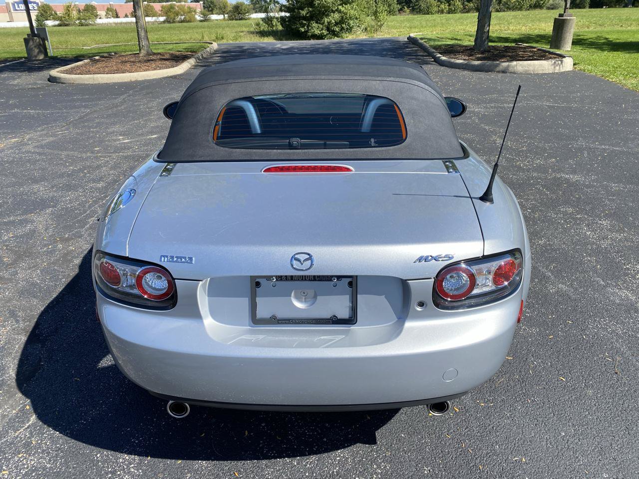 Used 2006 MAZDA MX-5 Miata Touring RWD image 12