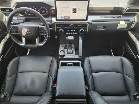 Used 2025 Toyota Tacoma TRD Sport AWD/4WD image 24