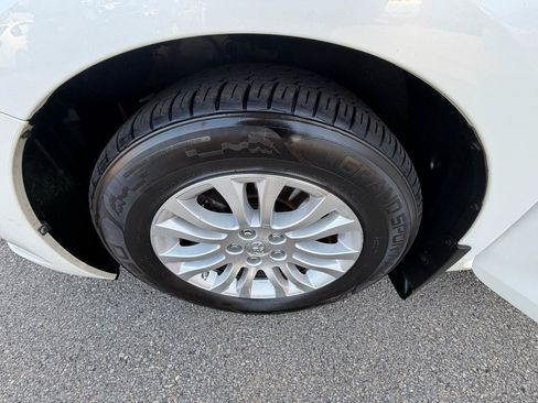 Used 2015 Toyota Sienna XLE Premium FWD image 20