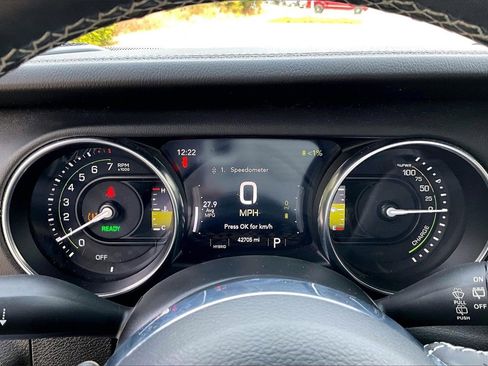 Used 2022 Jeep Wrangler Unlimited Sahara image 10