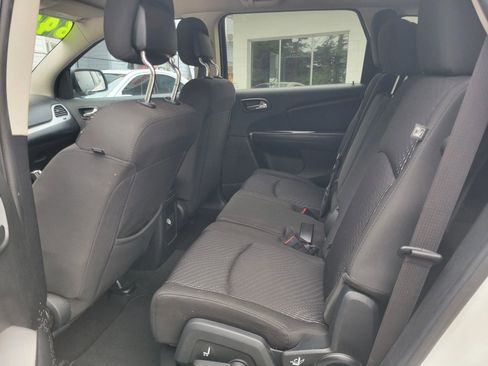 Used 2017 Dodge Journey SE w/ Flexible Seating Group FWD image 11