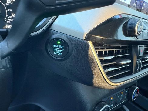 Used 2022 Ford Escape SE image 31