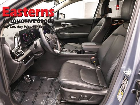 Used 2025 Kia Sportage EX FWD image 14