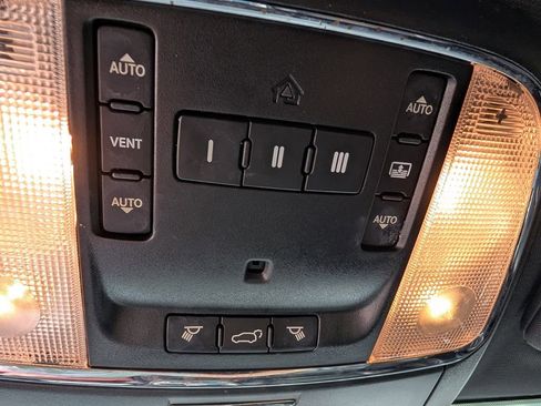 Used 2018 Jeep Grand Cherokee Trailhawk w/ Trailhawk Luxury Group image 16