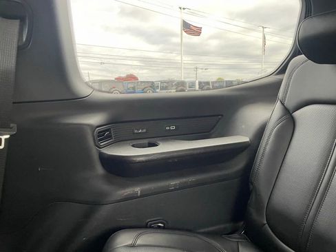 Used 2022 Jeep Wagoneer Series III image 36