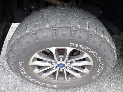 Used 2018 Ford F150 XLT w/ Equipment Group 302A Luxury AWD/4WD image 10