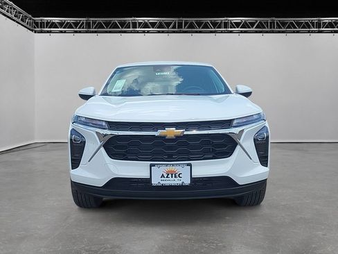 New 2026 Chevrolet Trax LS w/ LS Convenience Package FWD image 2