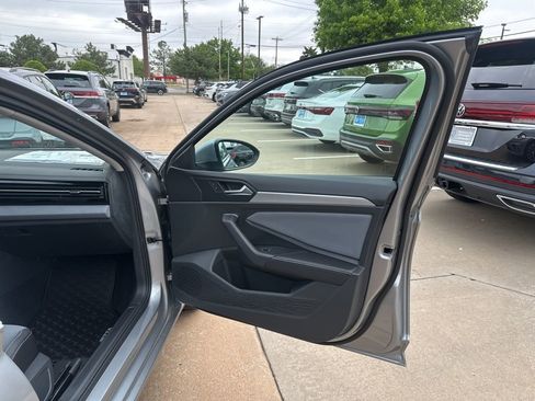New 2026 Volkswagen Jetta SE FWD image 20
