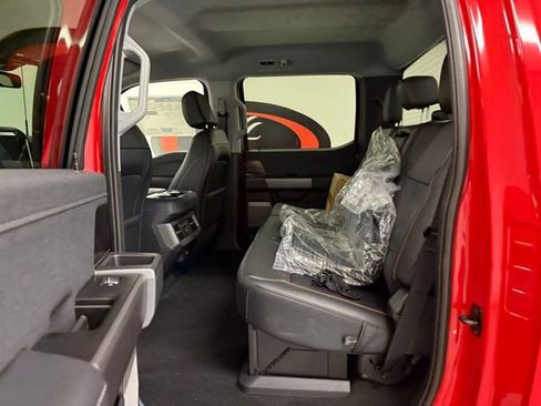 New 2026 Ford F350 Lariat w/ Black Appearance Package image 15