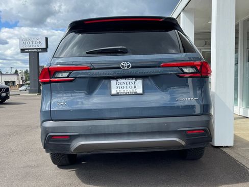 Used 2024 Toyota Grand Highlander AWD image 4