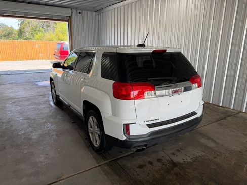 Used 2017 GMC Terrain SLE FWD image 2