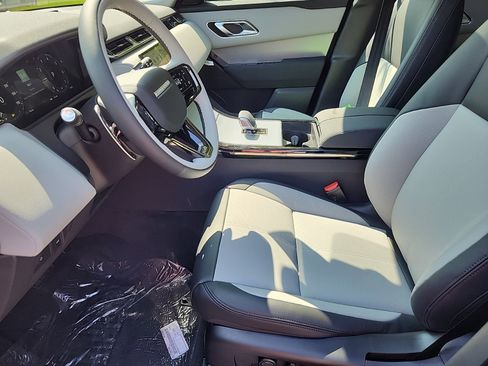 Used 2025 Land Rover Range Rover Velar S image 23