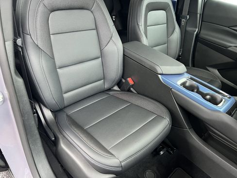 New 2026 Chevrolet Equinox EV LT image 24