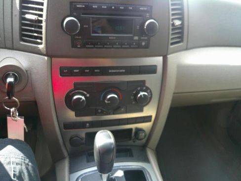 Used 2007 Jeep Grand Cherokee Laredo image 10