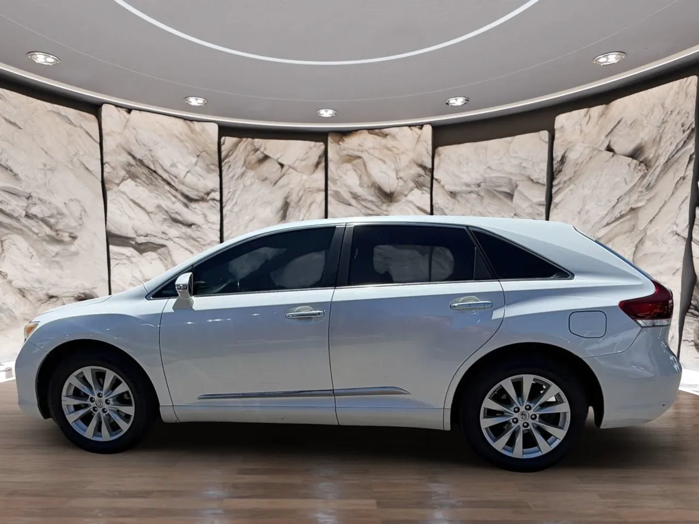 Used 2014 Toyota Venza XLE w/ XLE Premium Package FWD image 5