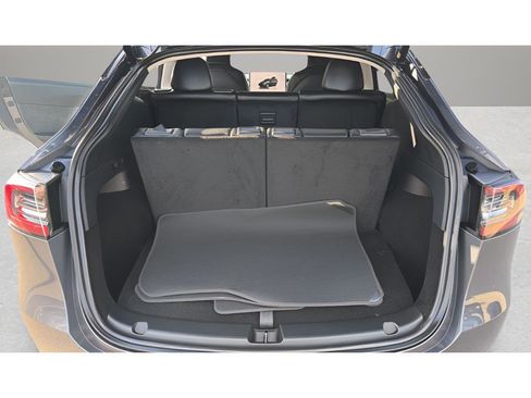 Used 2023 Tesla Model Y Long Range image 18