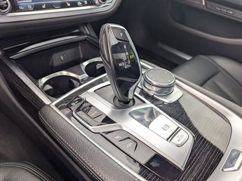 Used 2019 BMW 740i w/ M Sport Package RWD image 14