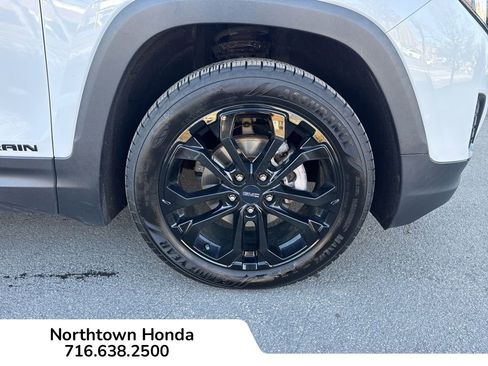 Used 2021 GMC Terrain SLE w/ Driver Convenience Package image 15