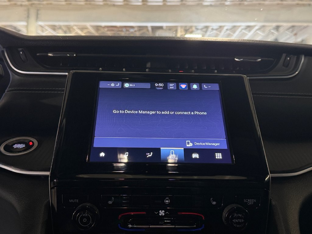 Used 2024 Jeep Grand Cherokee Altitude AWD/4WD image 19