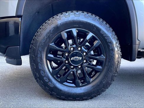 Used 2025 Chevrolet Silverado 2500 LTZ w/ Trail Boss Package AWD/4WD image 7