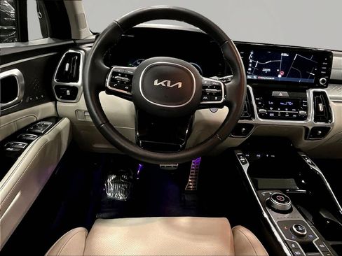 Used 2023 Kia Sorento SX Prestige AWD/4WD image 8