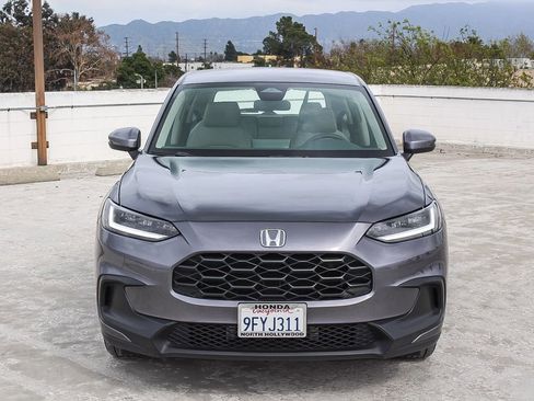 Used 2023 Honda HR-V LX image 2