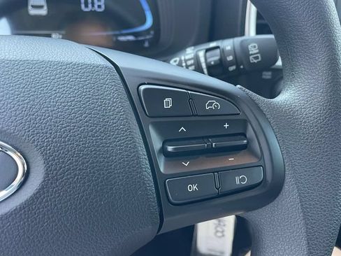 Used 2026 Hyundai Venue SE FWD image 23