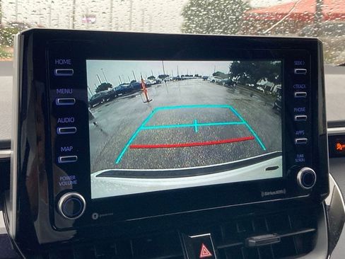 Used 2021 Toyota Corolla LE FWD image 23