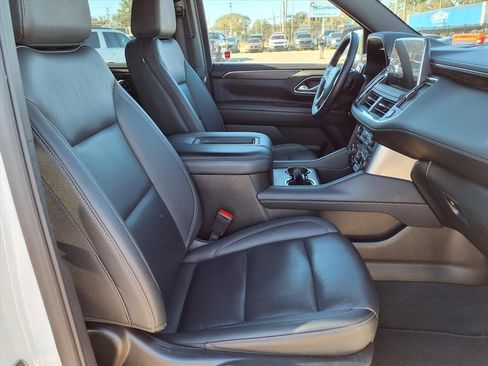 Used 2024 Chevrolet Suburban LT image 13