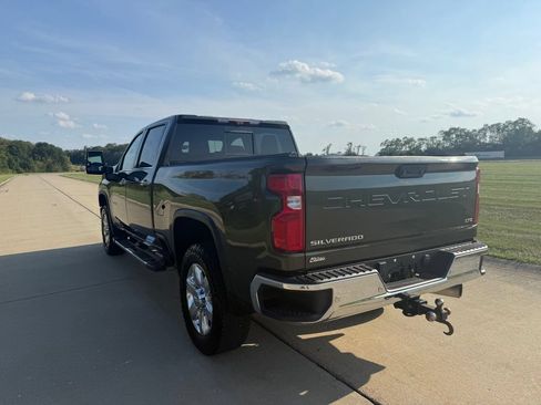Used 2022 Chevrolet Silverado 2500 LTZ w/ LTZ Plus Package AWD/4WD image 9