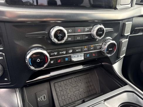 Used 2025 Ford F150 Lariat w/ Equipment Group 502A High AWD/4WD image 46