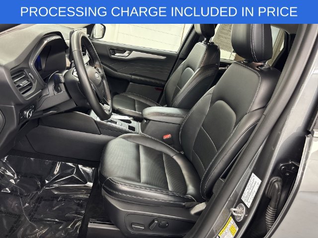 Certified 2025 Ford Escape Platinum AWD/4WD image 3