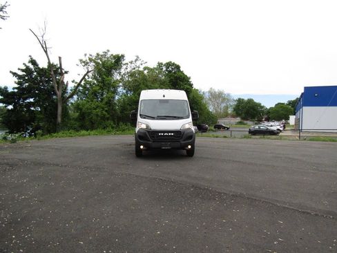 Used 2025 RAM ProMaster 3500 w/ Convenience Group FWD image 9