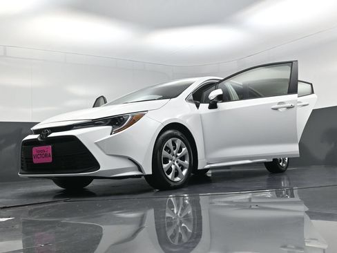 Used 2026 Toyota Corolla LE FWD image 28