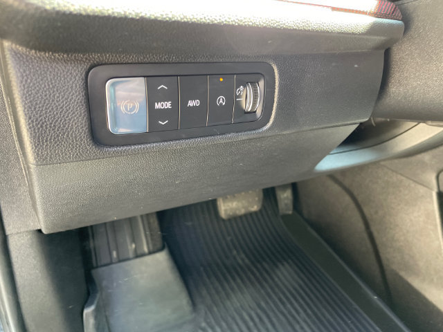Used 2026 Chevrolet Traverse Z71 w/ LPO, Floor Liner Package AWD/4WD image 28