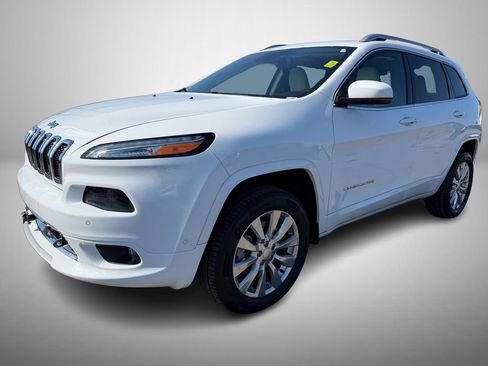 Used 2018 Jeep Cherokee Overland w/ Technology Group AWD/4WD image 2