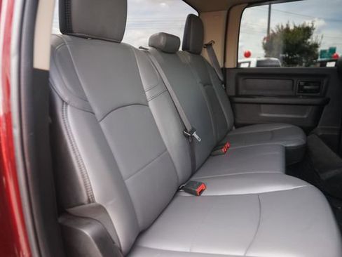 Used 2020 RAM 2500 Tradesman w/ Chrome Appearance Group AWD/4WD image 16