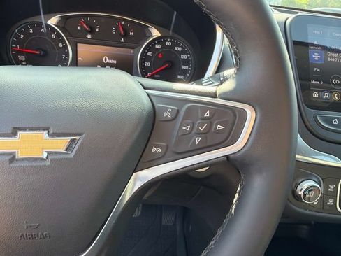 Used 2023 Chevrolet Equinox LT FWD image 26