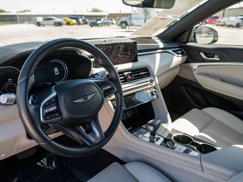 Used 2025 Genesis G70 2.5T image 15