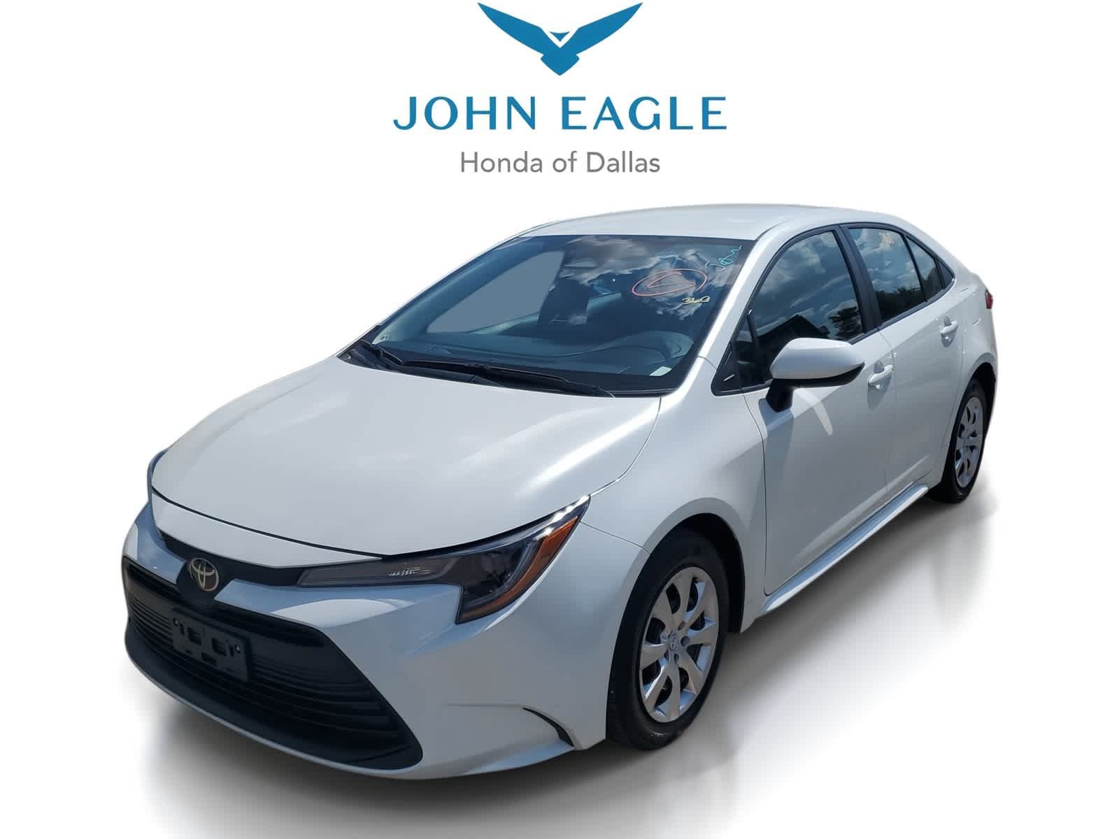 Used 2025 Toyota Corolla LE FWD image 1