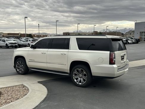 Used 2015 GMC Yukon XL SLT image 26