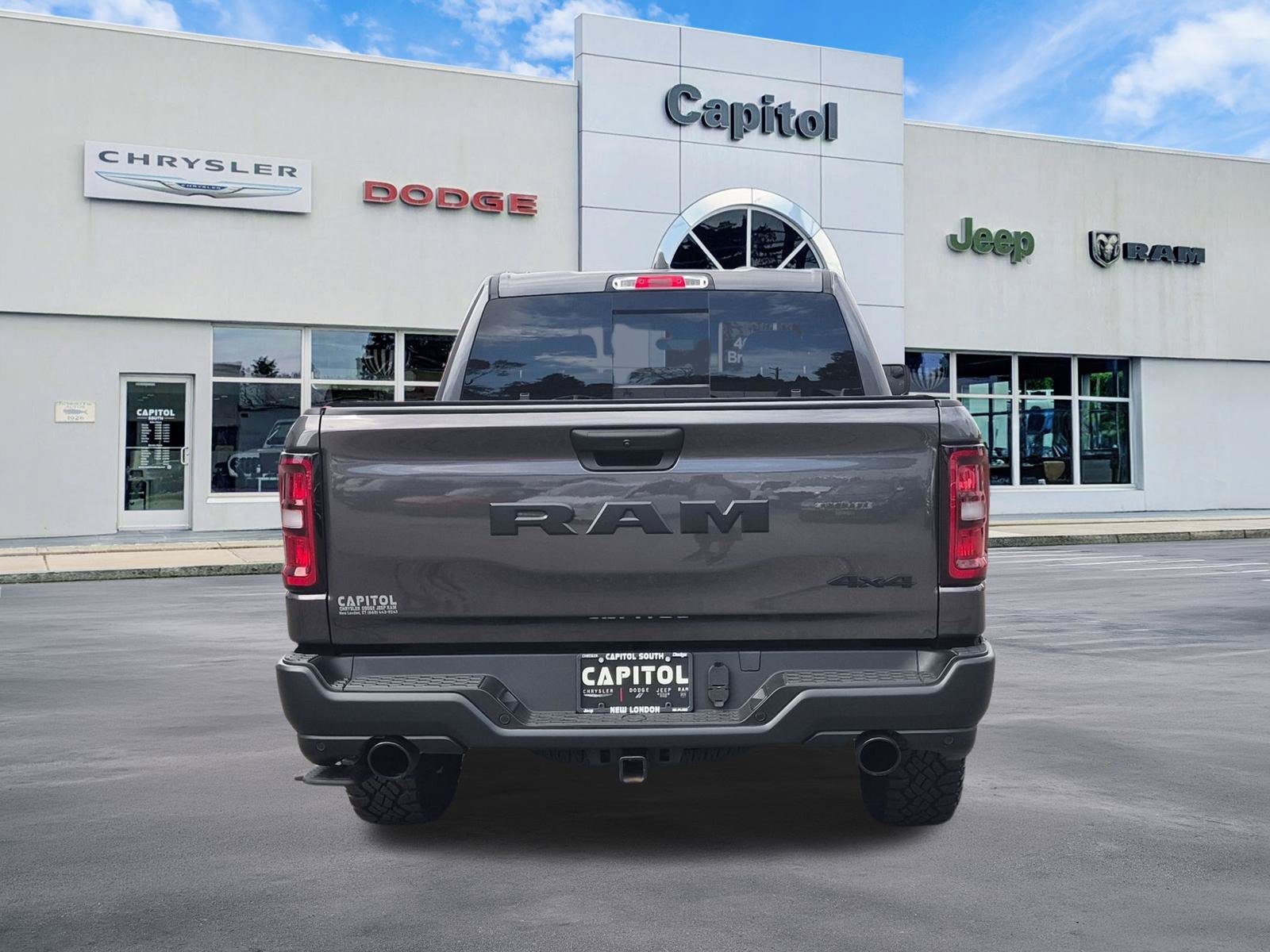 Used 2025 RAM 1500 Warlock AWD/4WD image 4