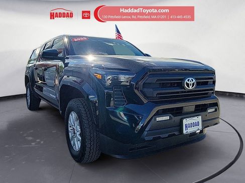 Used 2025 Toyota Tacoma SR5 AWD/4WD image 8