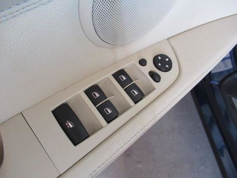 Used 2011 BMW 328i 328i Convertible - SULEV image 23