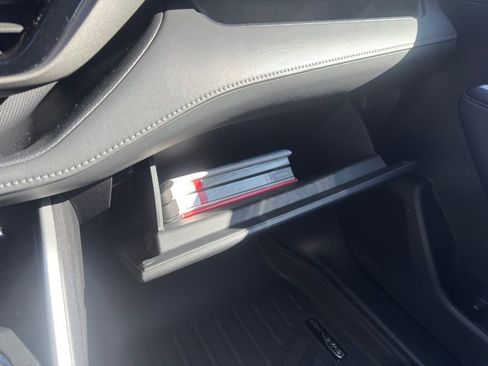 Used 2021 Toyota Highlander XLE image 23