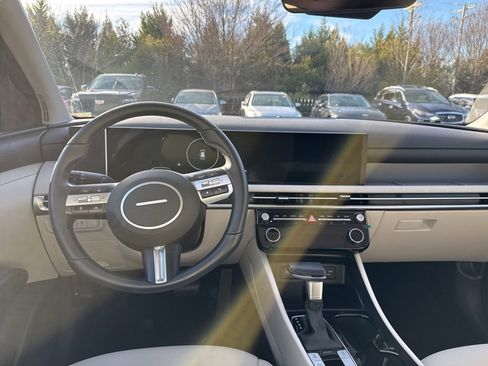 Certified 2025 Hyundai Tucson SEL image 9