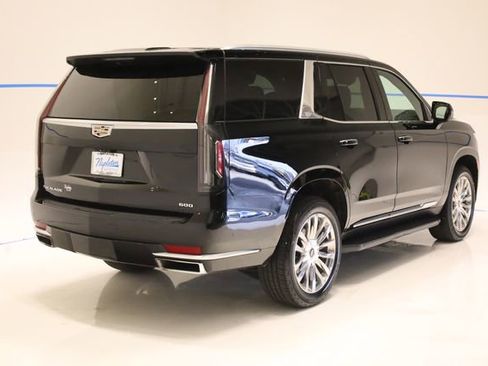 Used 2021 Cadillac Escalade Premium Luxury AWD/4WD image 6