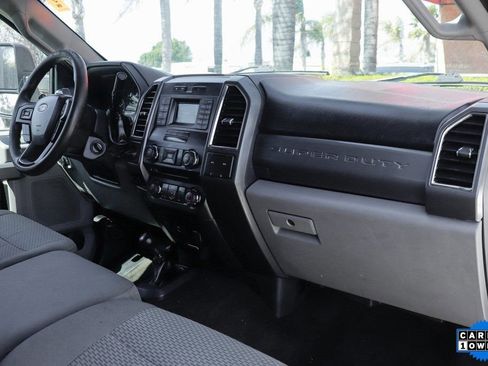 Used 2018 Ford F550 4x4 Crew Cab Super Duty image 40