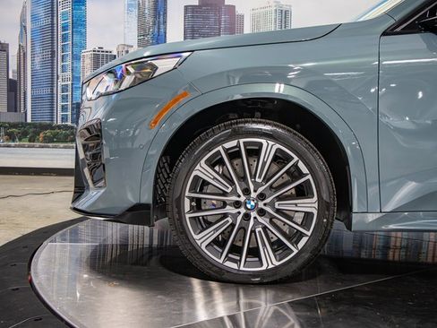 Used 2025 BMW X2 M35i w/ Premium Package image 7