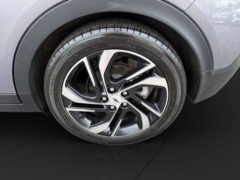 Used 2023 Chevrolet Bolt LT w/ Infotainment Package FWD image 22